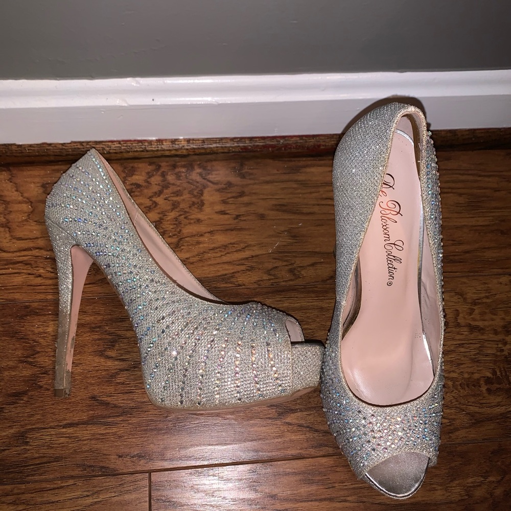 Crystal Pumps - Picture 2 of 2